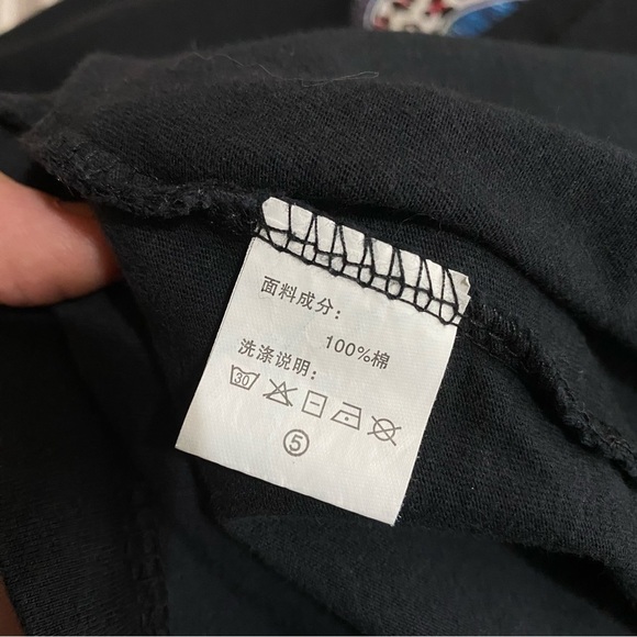 Yellowstone Let ‘er Rip Barn Wood & Animal Print Design Black Tee - Picture 4 of 7